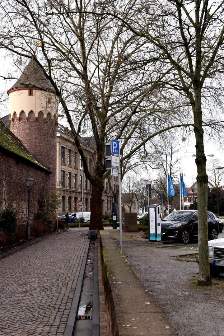 Lauerturm Blick auf den Lauerturm in der Pforzheimer Straße
